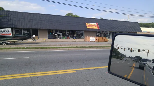 Calhoun's Busy B's Boothtique