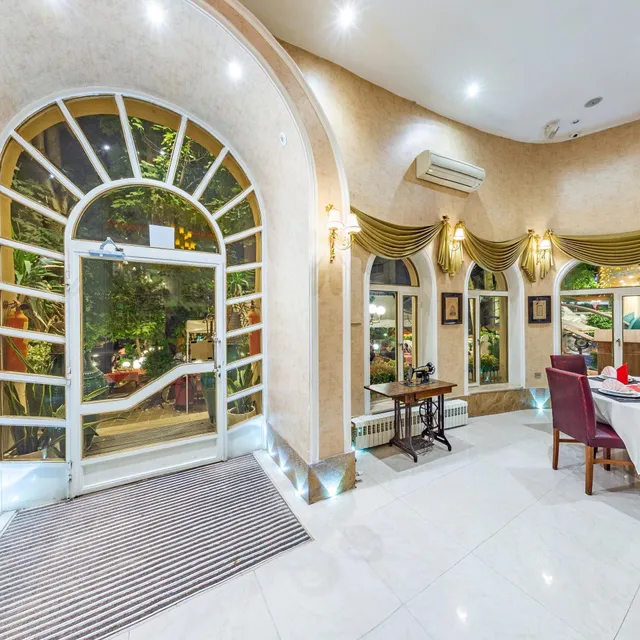 Koohpayeh Restaurant