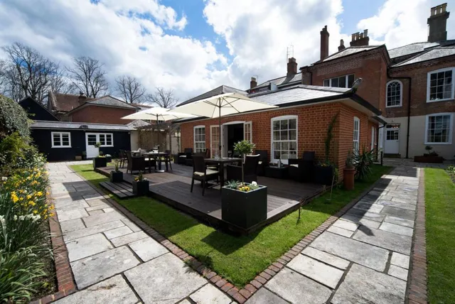 East Walls Hotel Chichester