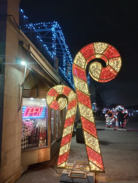 Queen Victoria Place Gift Shop