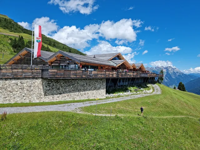 Gampenbahn, Bergstation