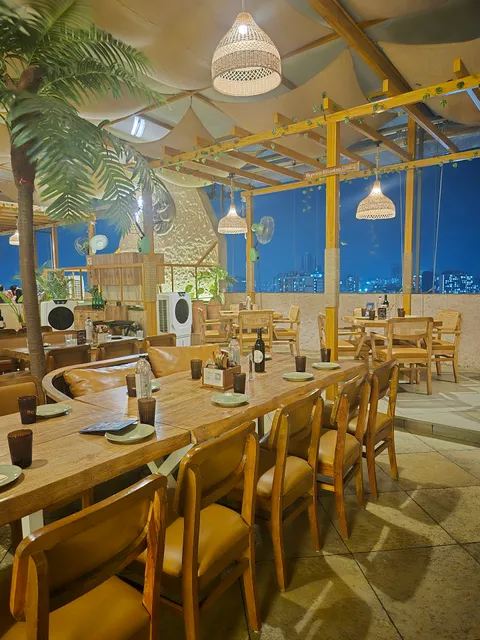 Vee Collaborative Kitchen & Bar | Thane