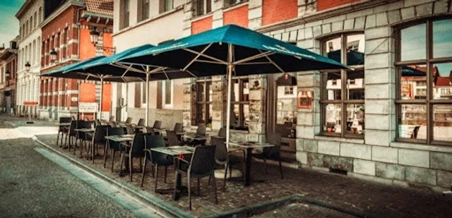 Um Beaumonde Restaurant & terrasse ⛱️ au bord de l'eau ⛵
