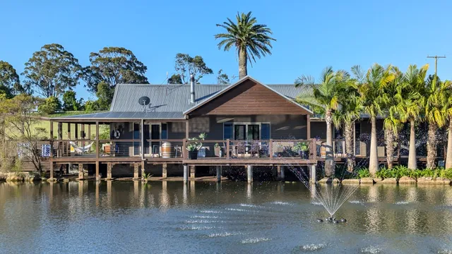 Lilies Luxury Retreats on Lovedale