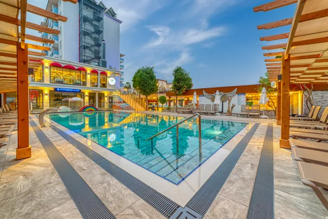 Club Big Blue Suite Hotel