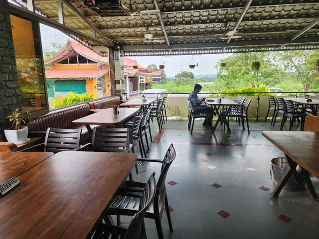 Hotel Mahadev Restaurant and Family Lodging