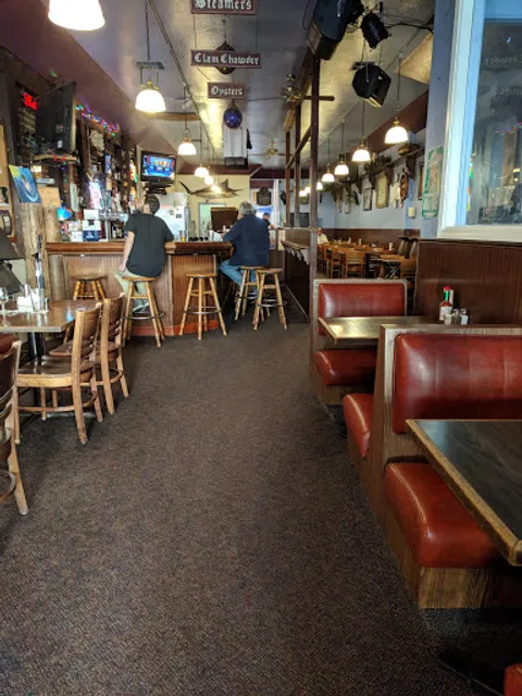 Powells Steamer Co. & Pub