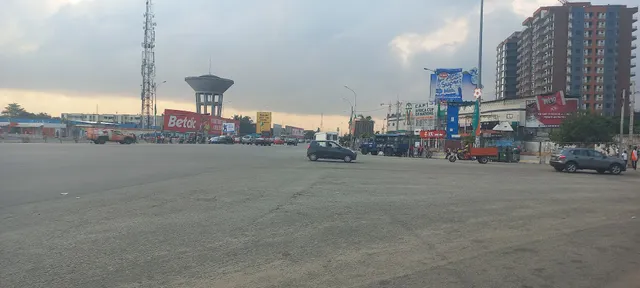 Grand carrefour de koumanssi