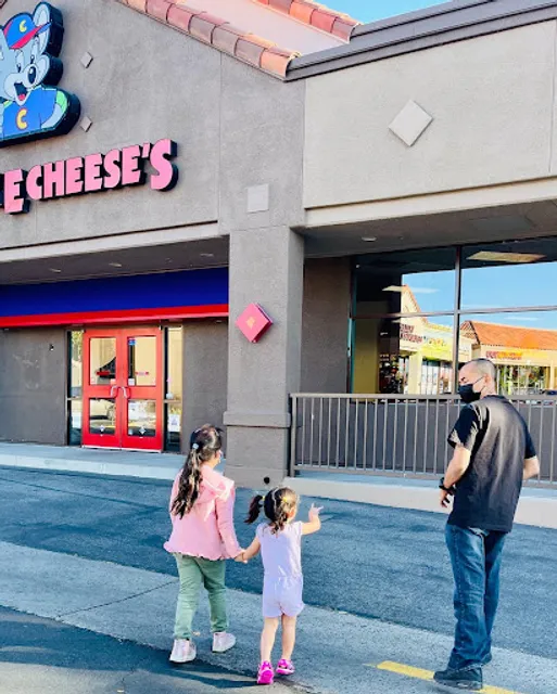 Chuck E. Cheese