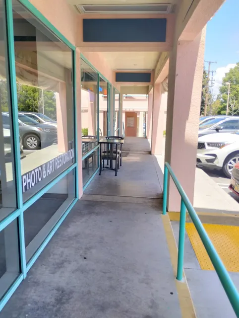 The Distinctive Edge Framing & Gallery