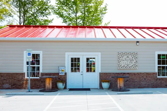 Lulu's Gifts and Storage