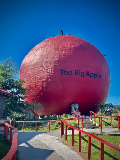 Sculpture of the Big Apple