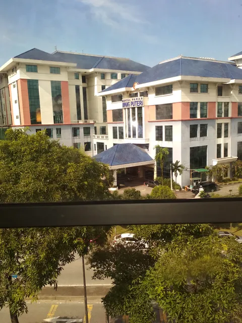 OYO 117 Hotel Safari 2