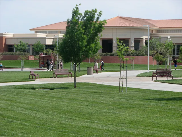 Lemoore College