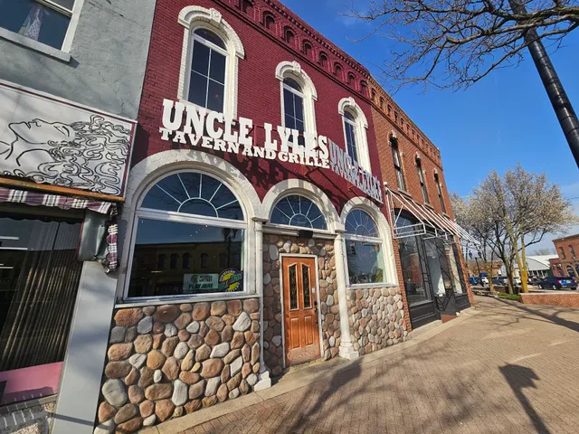 Uncle Lyle's Tavern and Grille