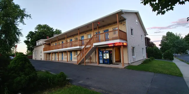 River Inn Motel