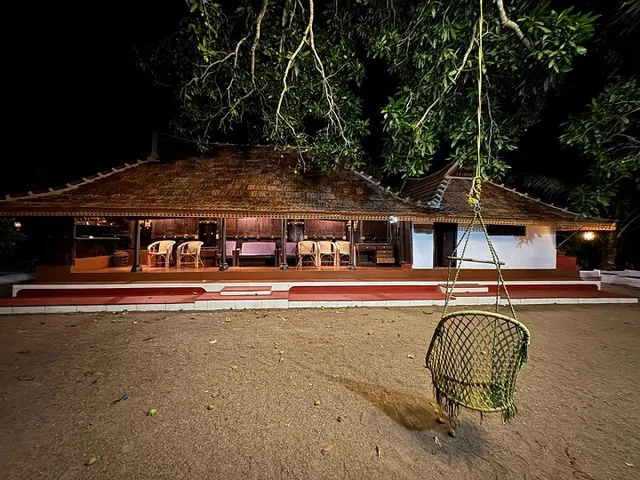 Top Yard Pool Villa Alleppey