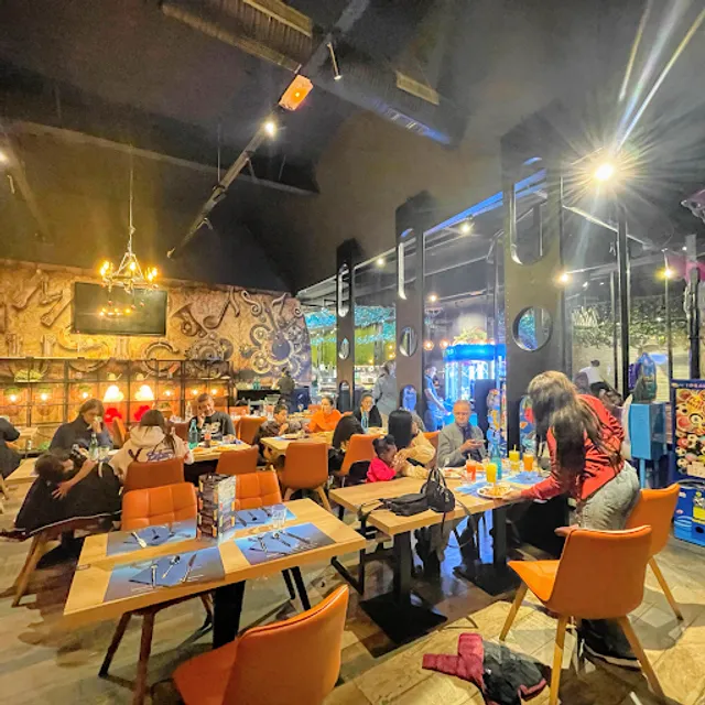 Pacific restaurant sous marin