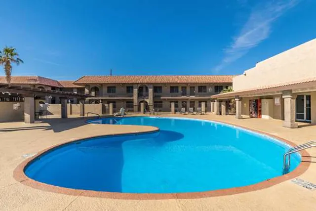 Quality Inn & Suites Lake Havasu City