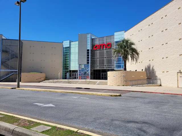 AMC CLASSIC Pensacola 18