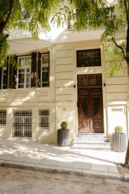 Taskou Luxury Suites