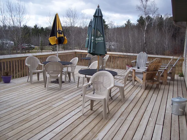 Stompin' Grounds Bar & Grill