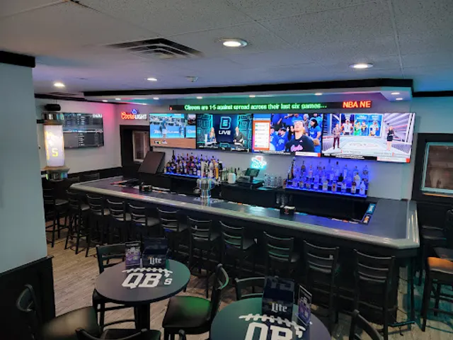 Qb's Bar and Grill