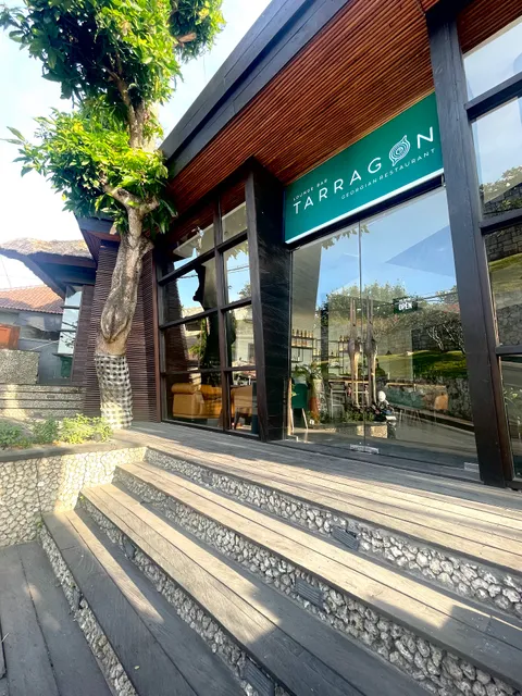 Tarragon Georgian Restaurant and Lounge Bar