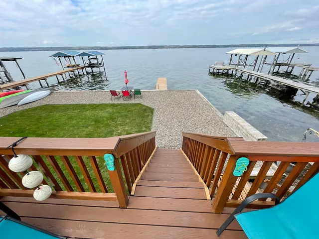 Gorgeous Seneca Lakefront Vacation Rental