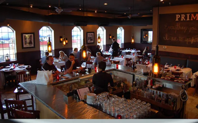 Primo | Plates & Pours