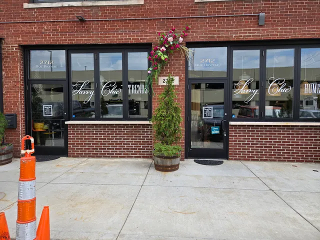 Savvy Chic Trends & Parisienne Boutique