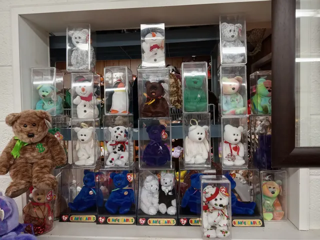 Howes treasure chest