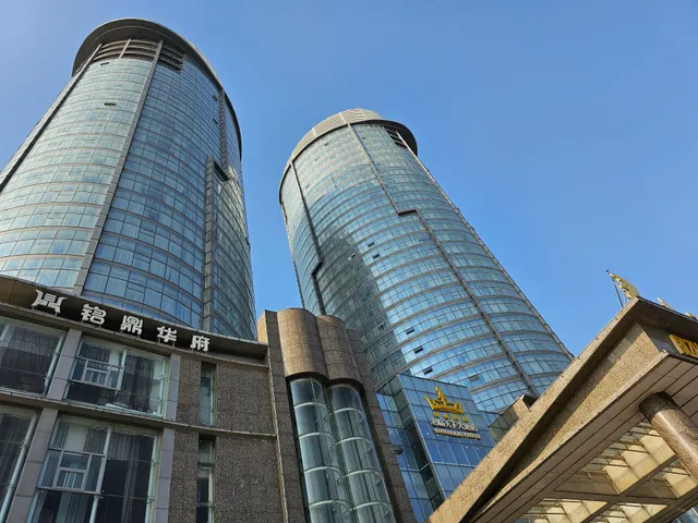 君临天下大酒店