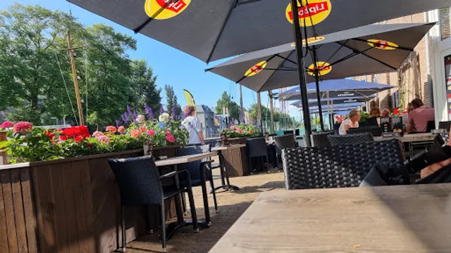 Royal Piramide Bazaar