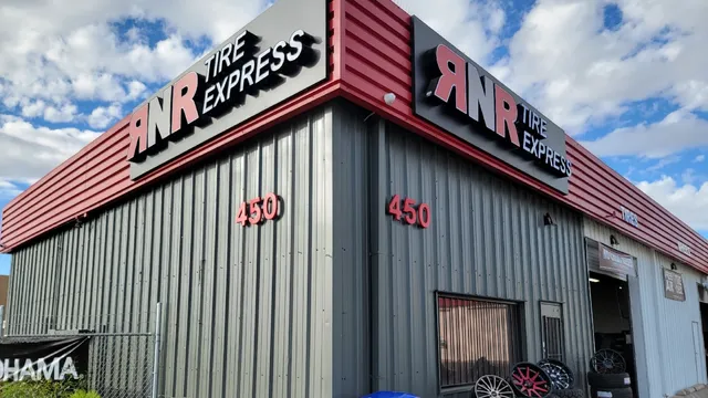 RNR Tire Express (450 W Prince Road, Tucson, AZ)