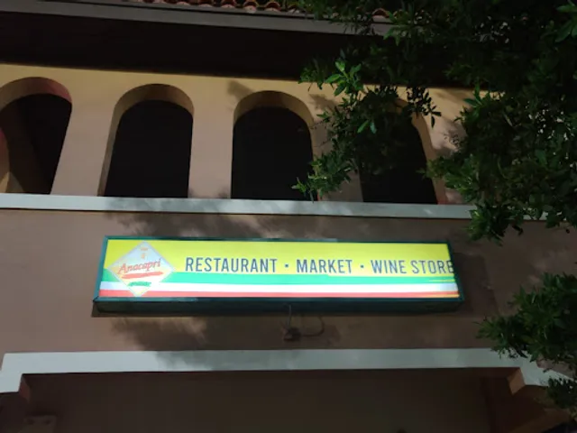 Anacapri Italian Restaurant, Market and Wine Bar