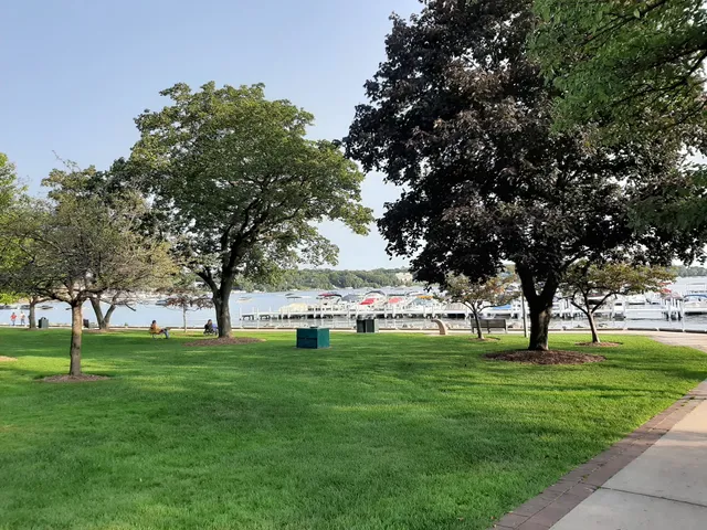 Lake Geneva Shore Path