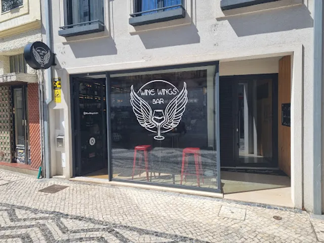 Wine Wings Bar