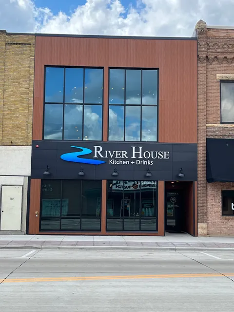 River House Kitchen + Drinks