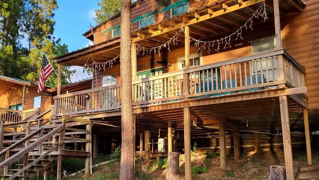 B&R Lakeside Cabins & RVs, Lake Livingston, Texas