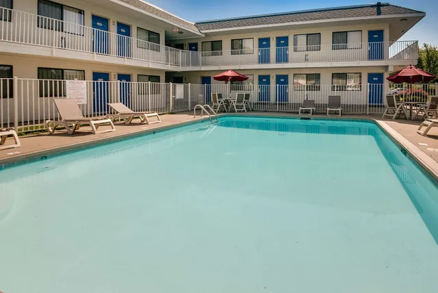 Motel 6 Lenexa, KS - Kansas City Southwest