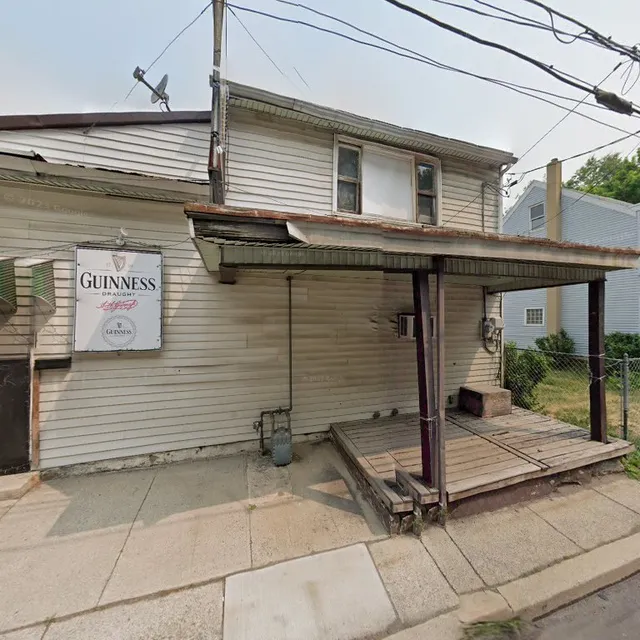 Play lounge Bar And Grill