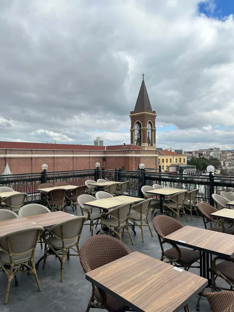 Dilek Pastanesi İstiklal