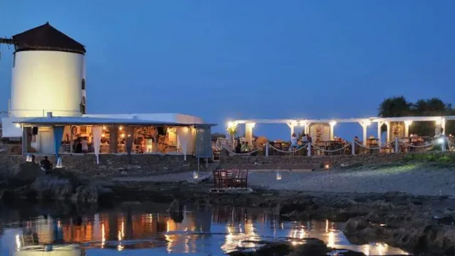 Akrotiri Luxury Suites