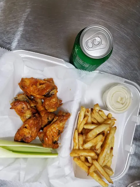 Mana Pizza Wings & Bakery 2