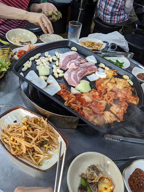 친구네생고기한판집