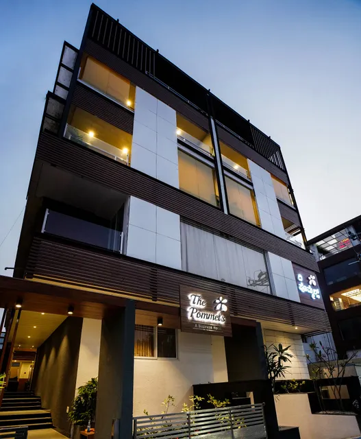 The Pommels- Business Hotel