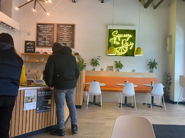 The Squeeze - Salad and Smoothie Bar