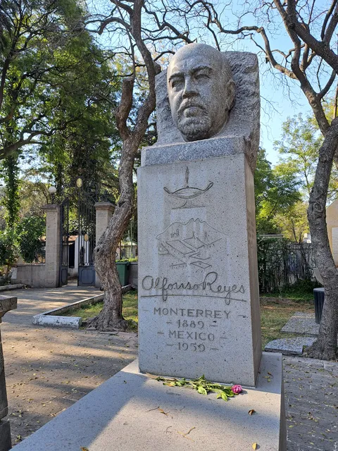 Rotonda de las Personas Ilustres