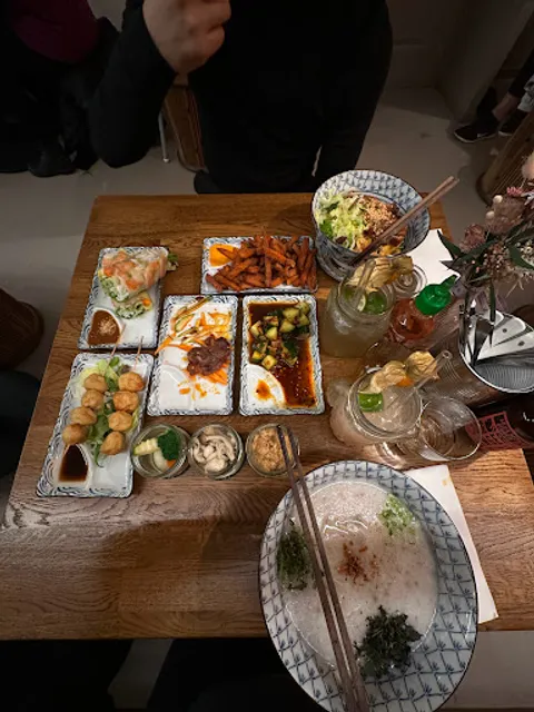 Cocktail Bar night and day